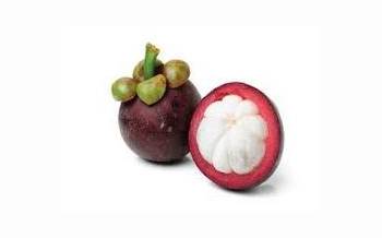 Mangoustan coupé, montrant la chair blanche juteuse